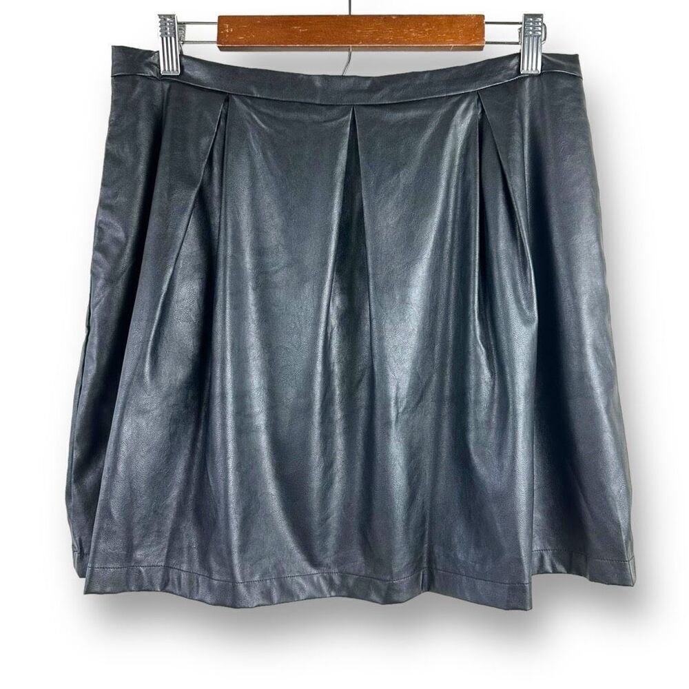 Tart Women's Size L Faux Leather Box Pleat Mini Skirt Black Grunge Punk Rocker‎